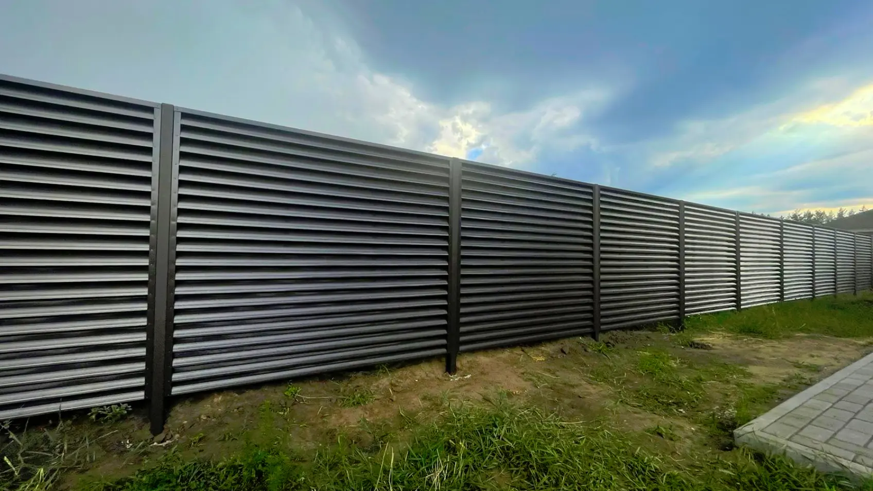 Фото 4 забор жалюзи-ранчо RAL8019 Темный Шоколад